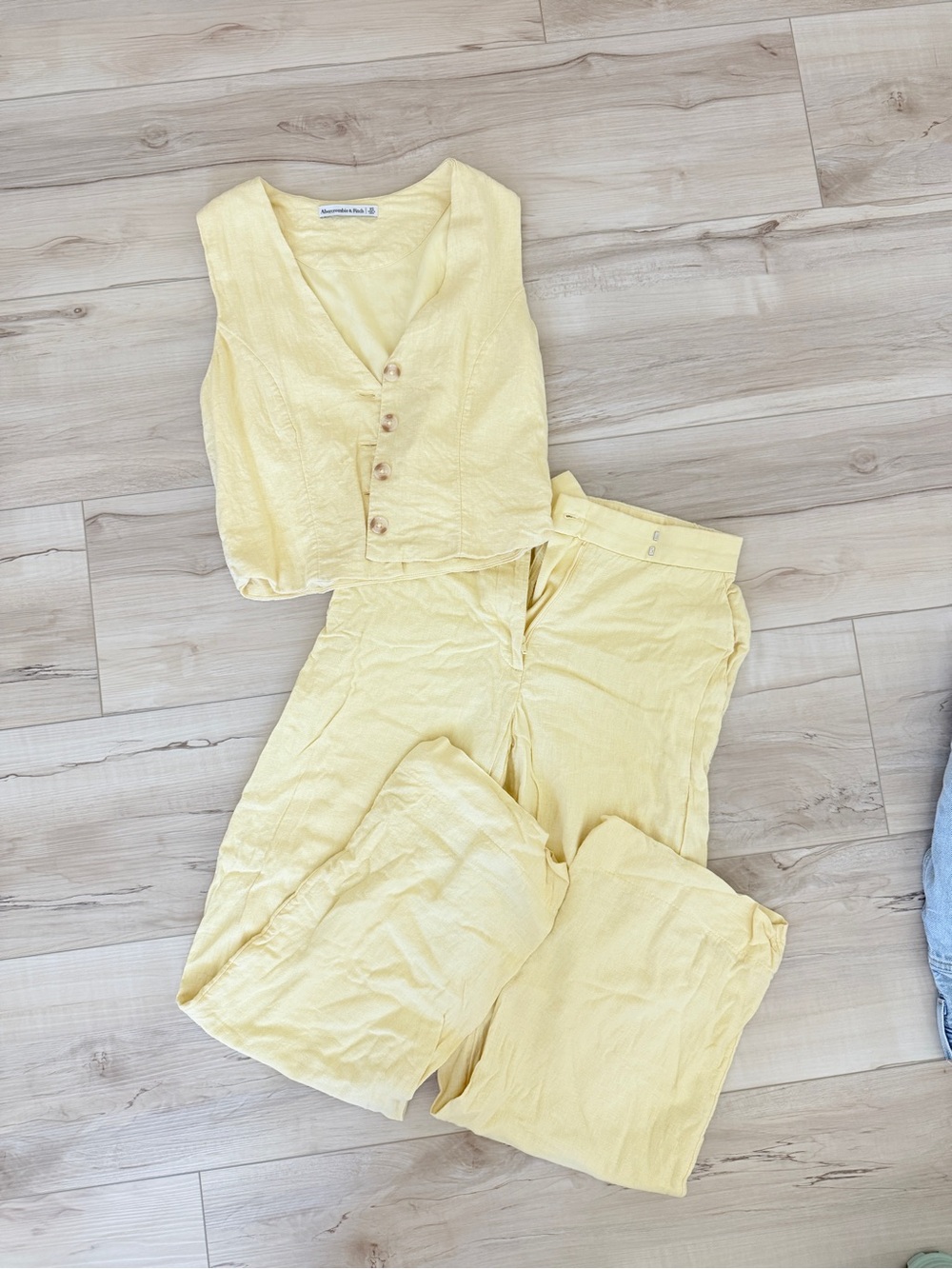 Abercrombie & Fitch Butter Yellow Wide-Leg Pants with Button-Front Vest Set